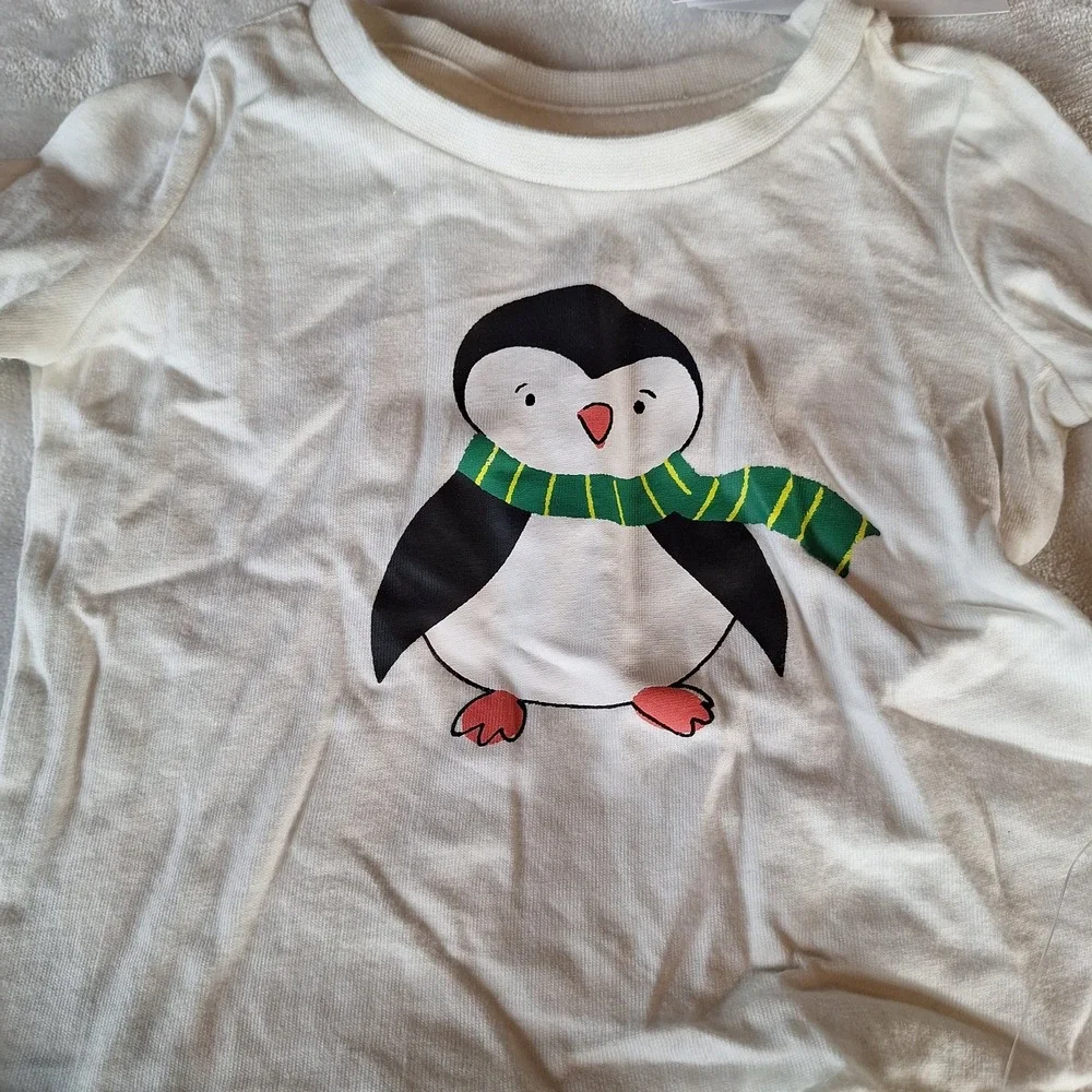 Crown & Ivy Penguin Forest Elm 3M 2 Piece Set Winter‎ Christmas Pictures